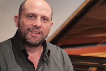 Dentro la musica