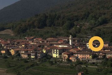 Biliardo e chiacchierate intorno a un tavolo volante