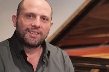Dentro la musica